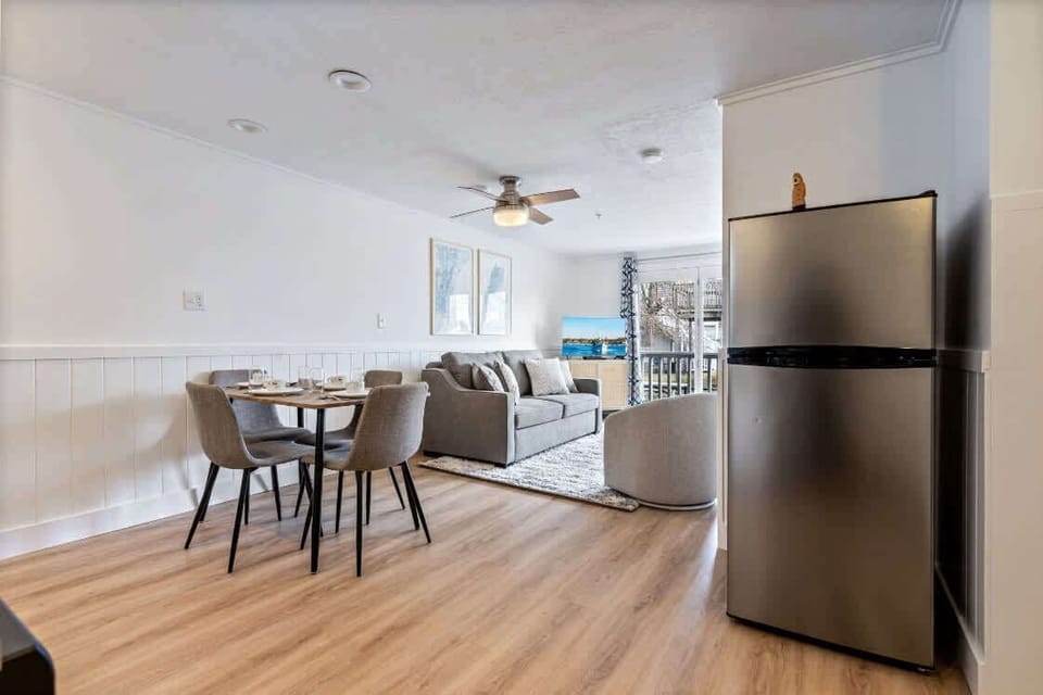 Condo, 1 Queen Bed with Sofa bed, Balcony, Garden View (Serenity by the Sea) | Interior