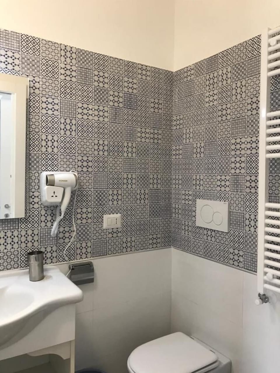 Classic Double Room, Balcony | Bathroom | Shower, hair dryer, towels, soap