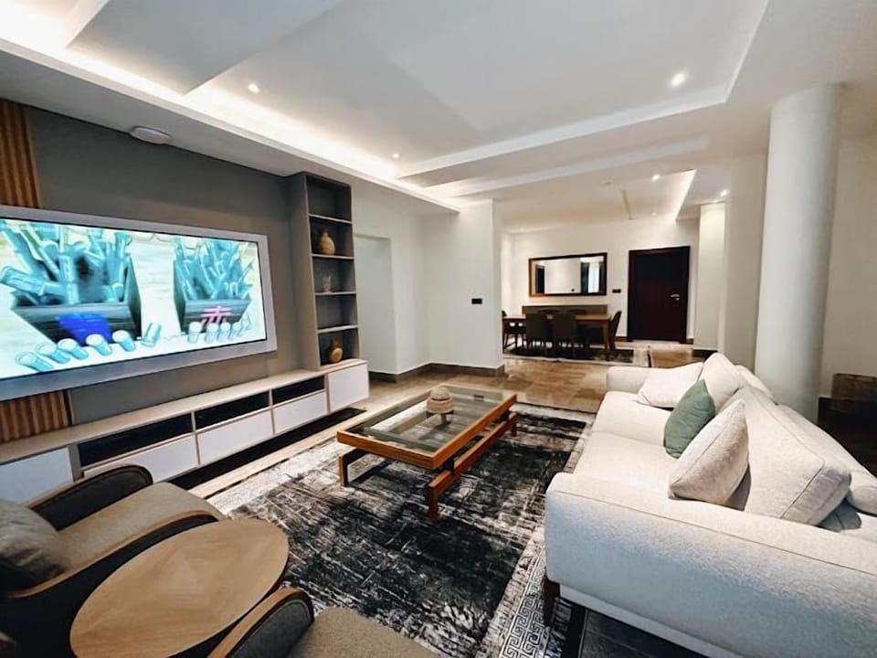 Economy Apartment, Balcony, City View | Living area