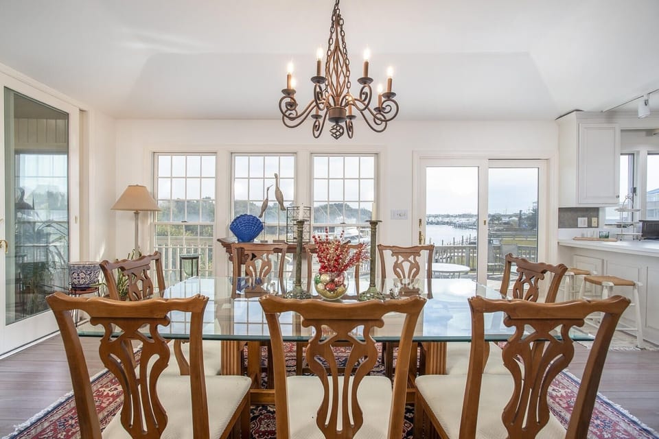 House, 2 Bedrooms | Dining