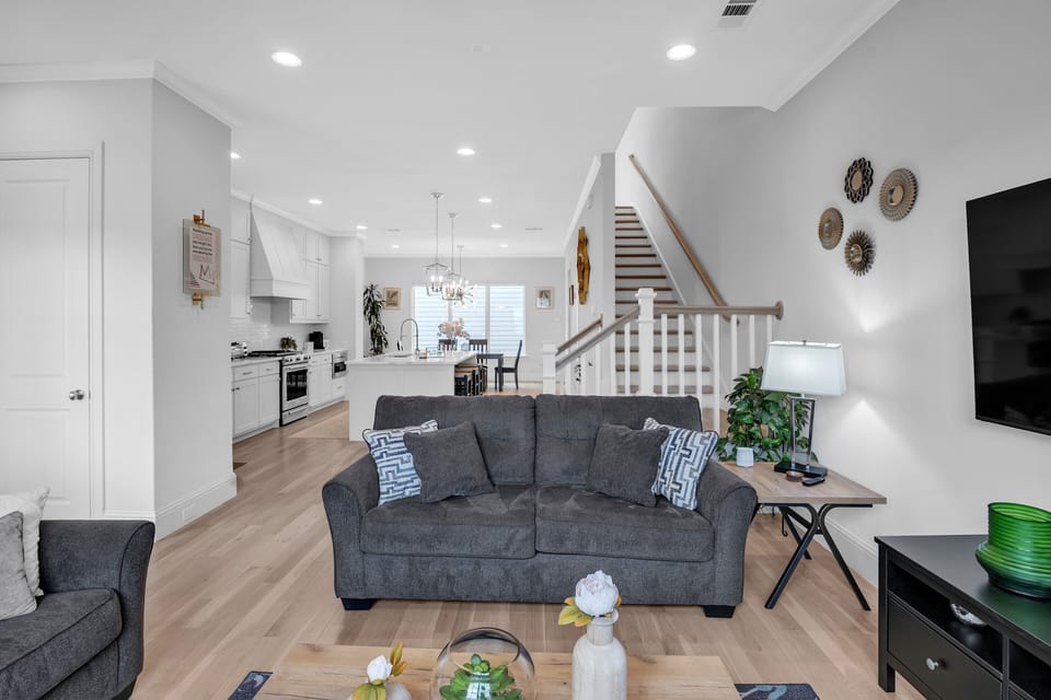Duplex, 3 Bedrooms | Living area | Smart TV, streaming services