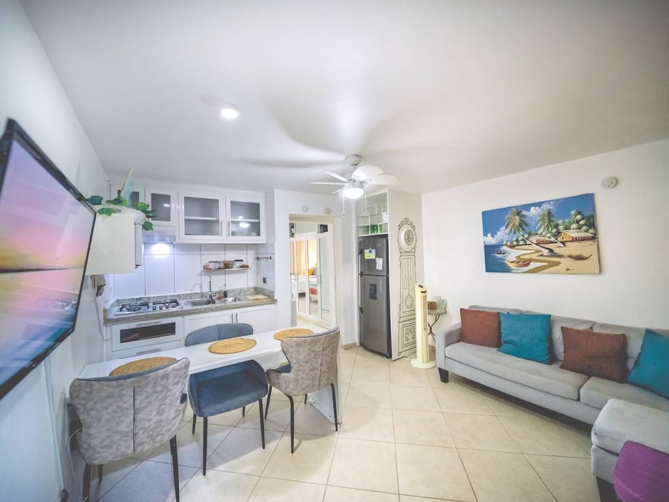 Apartment, 1 Bedroom, Smoking, Balcony | Living room
