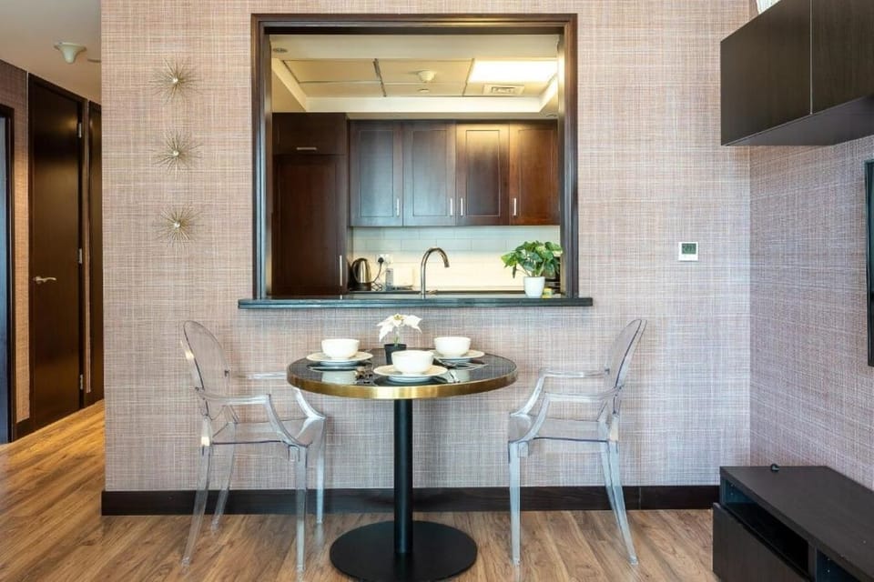 Apartment, Balcony | In-room dining