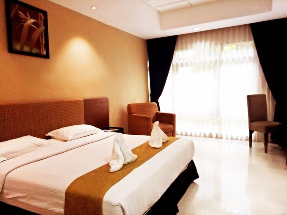 Deluxe Double or Twin Room | Desk, free WiFi, bed sheets