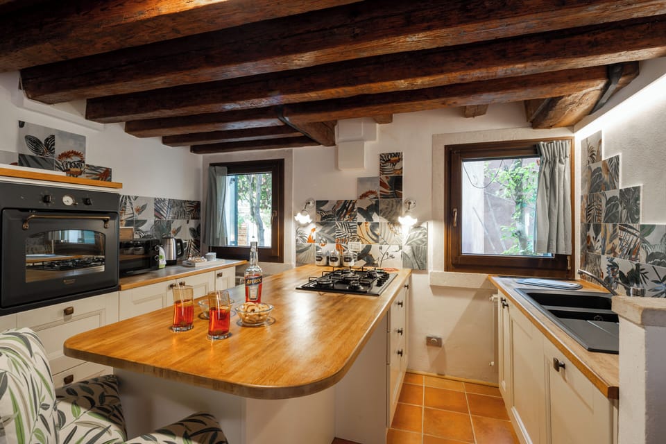 Apartment, Garden View | Private kitchen