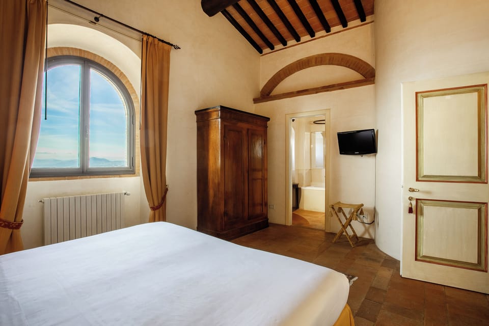 Classic Double Room, 1 Bedroom, Garden View | Free WiFi, bed sheets
