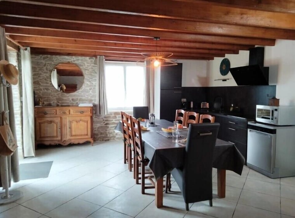 Deluxe Apartment, Garden View | Private kitchen