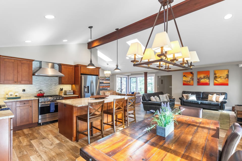 Open floor plan perfect for connection