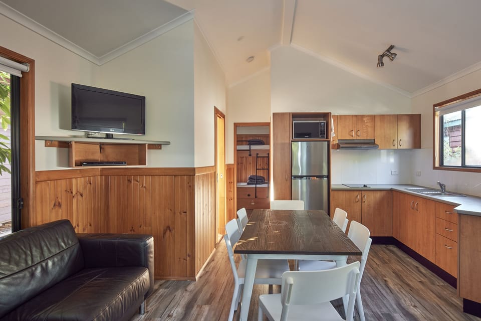 Currawong Villa | Private kitchen | Electric kettle