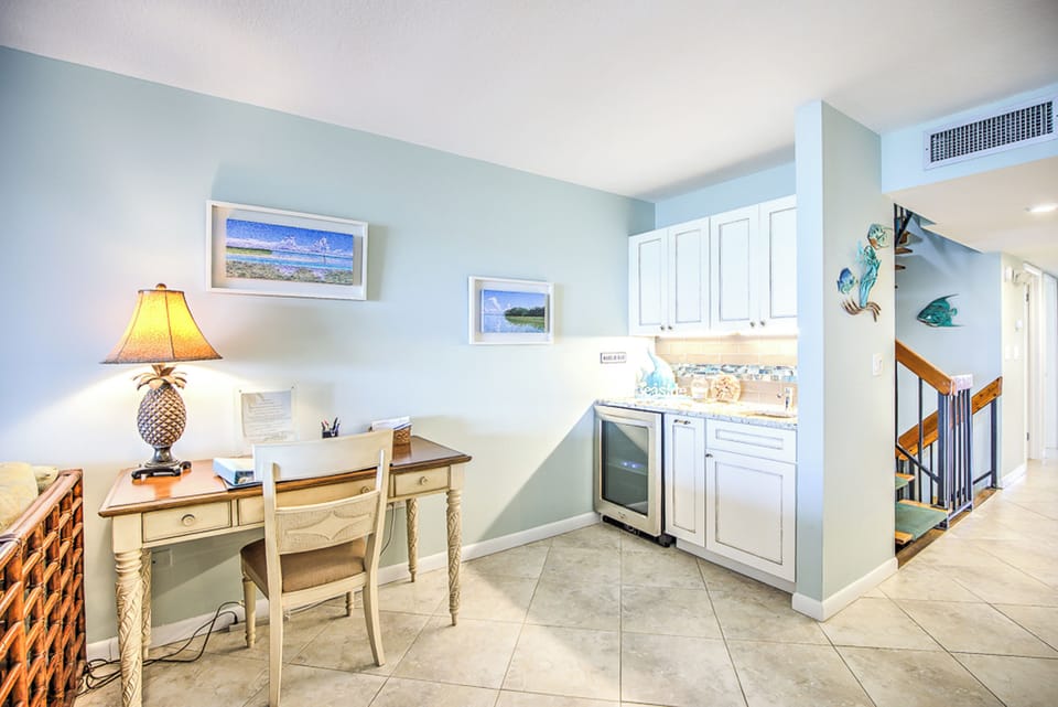 Main Level Desk and Wet Bar