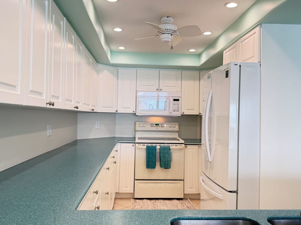 Room for lots of help in the kitchen!