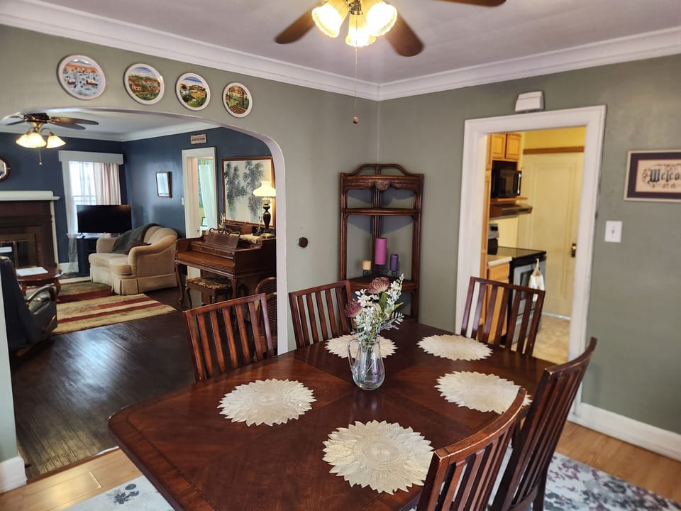 Dining Room (1)