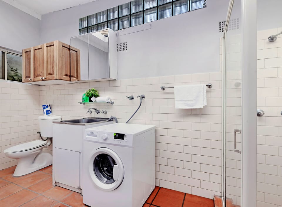 House, 3 Bedrooms (NCA011) | Laundry