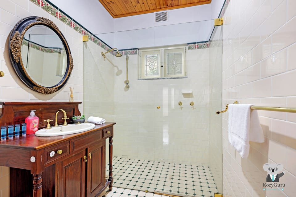 House, 3 Bedrooms (NCA011) | Bathroom | Shower, hair dryer