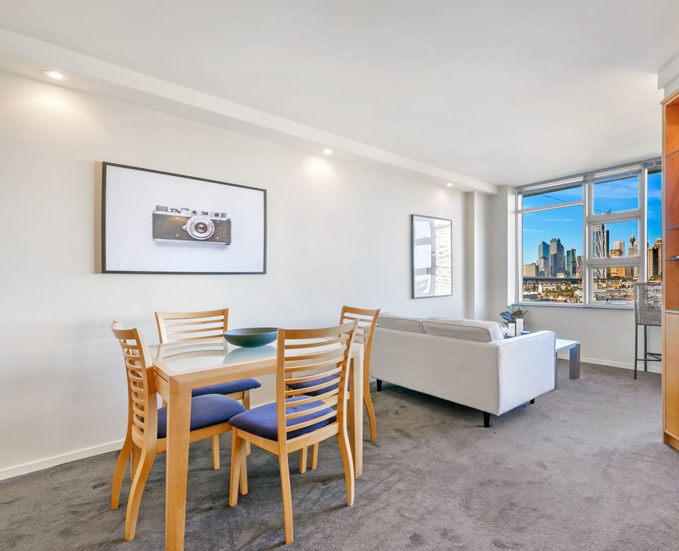 City Studio (NMP002) | In-room dining
