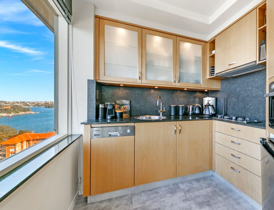 City Studio (NMP002) | Private kitchen | Microwave, oven, stovetop, electric kettle