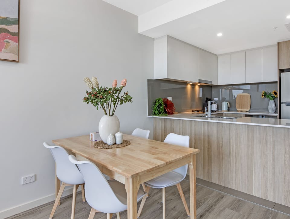 Classic Apartment, 2 Bedrooms (NPA011-3101) | In-room dining