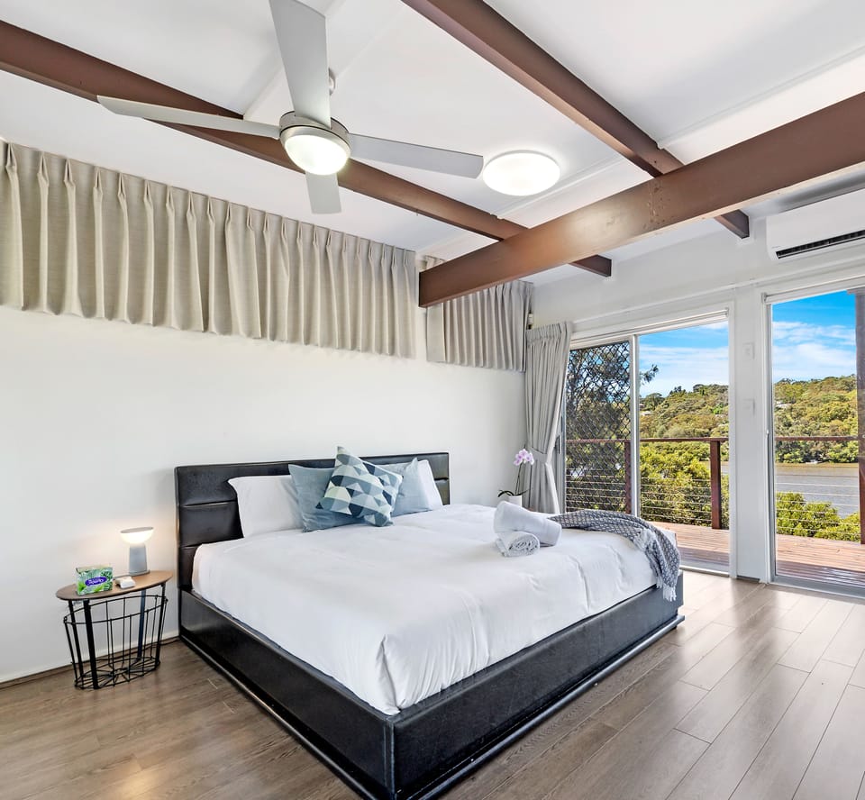 Comfort House, 4 Bedrooms (NPH003) | 4 bedrooms, WiFi (free), individually decorated, individually furnished