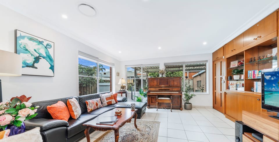 City House, 2 Bedrooms (NRO147) | Living area