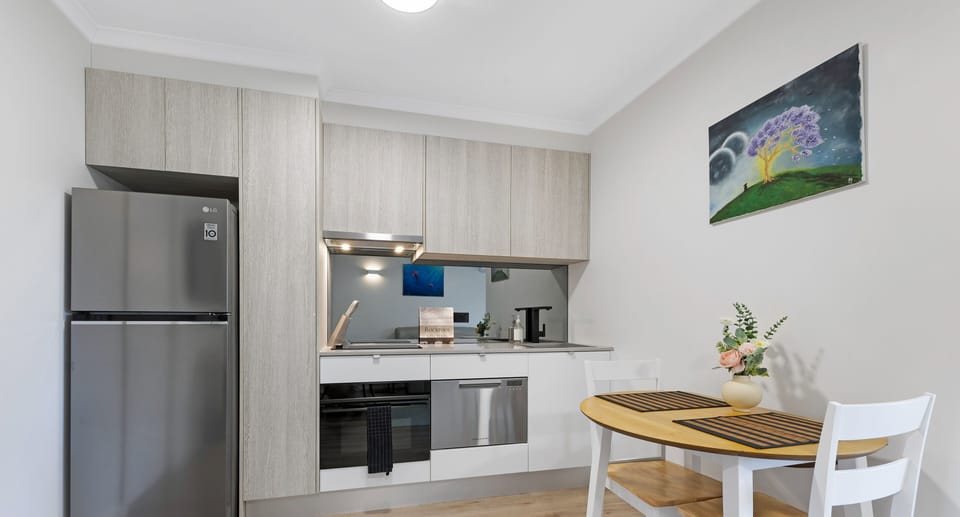 Apartment, 1 Bedroom (NSH551-42) | In-room dining