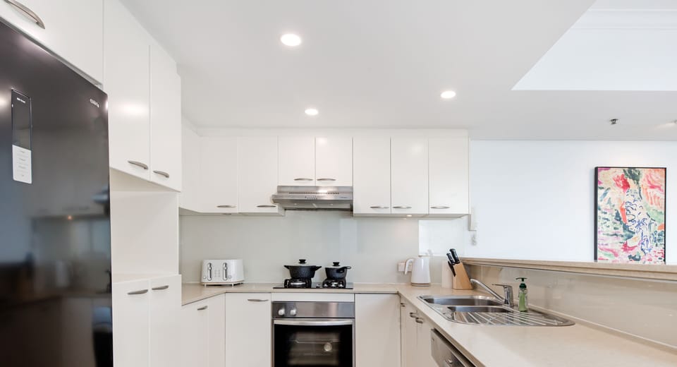 Apartment, 3 Bedrooms, City View (NSY591-2101) | Private kitchen | Fridge, microwave, oven, stovetop