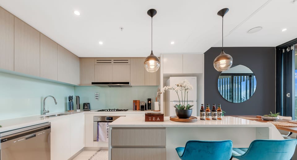 Apartment, 1 Bedroom (NWP017) | Private kitchen | Fridge, microwave, oven, stovetop