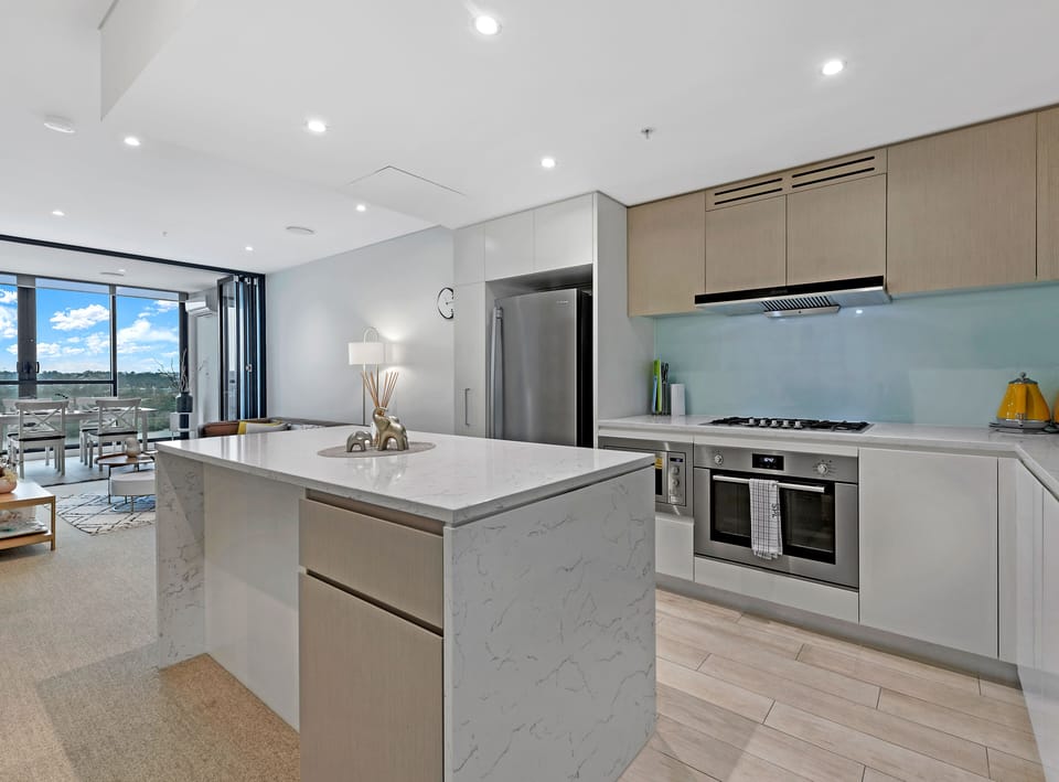 Apartment, 1 Bedroom (NWP017-1705) | Private kitchen | Fridge, microwave, oven, stovetop