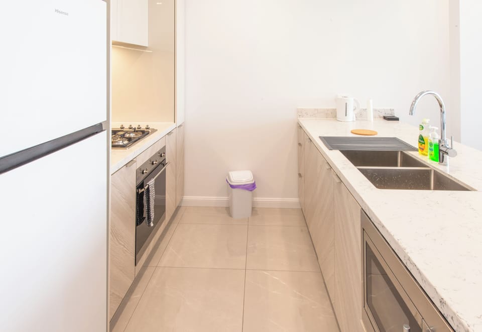 Comfort Apartment, 2 Bedrooms, Ocean View (QSP088) | Private kitchen | Fridge, microwave, oven, stovetop