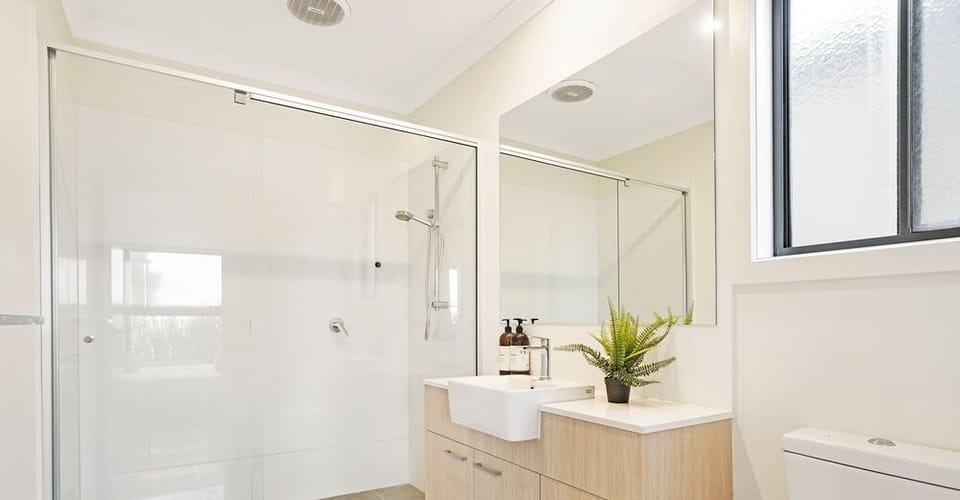 House, 5 Bedrooms (VGR021) | Bathroom | Shower, hair dryer