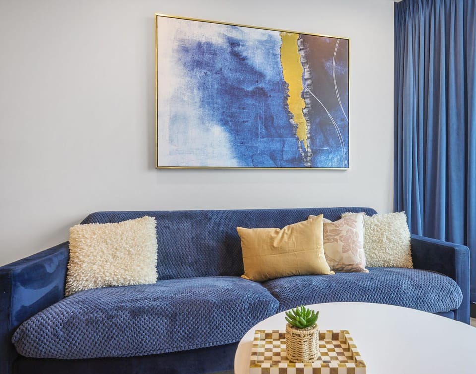 Design Apartment, 2 Bedrooms (VME028-4403) | Living area