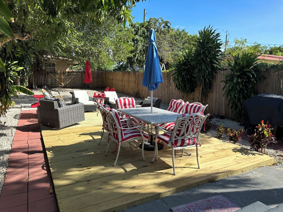 Outdoor dining