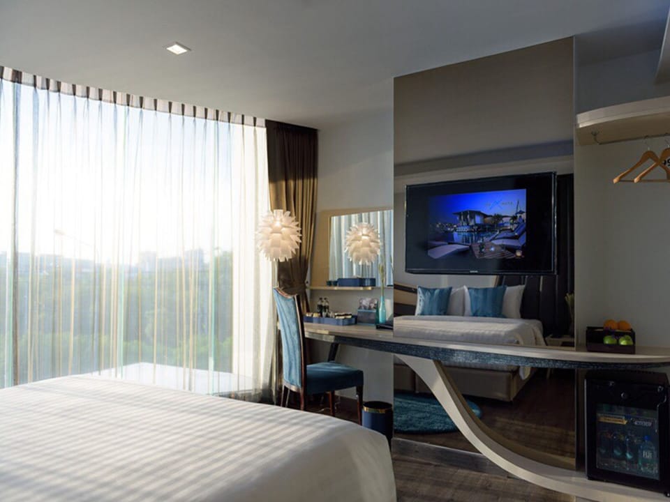 Superior Room, 1 Double Bed | Minibar, in-room safe, desk, blackout drapes