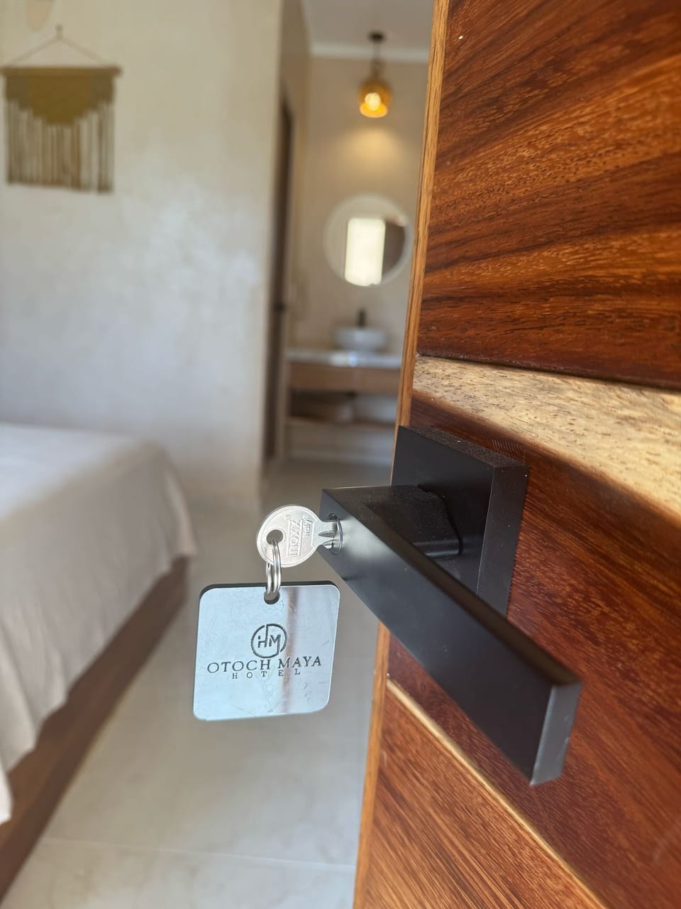 Hypo-allergenic bedding, blackout drapes, free WiFi, bed sheets