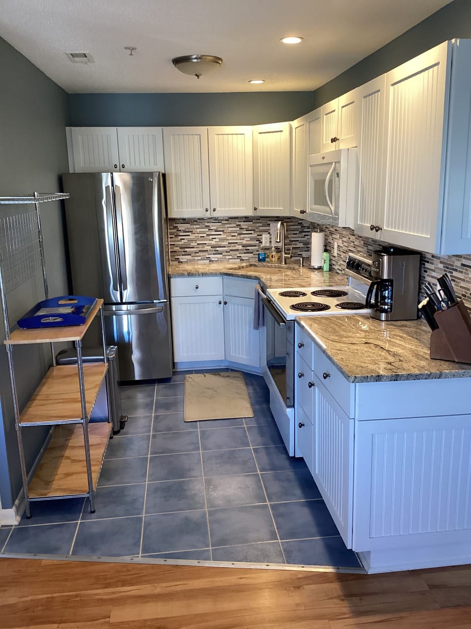 Updated and well equipped kitchen