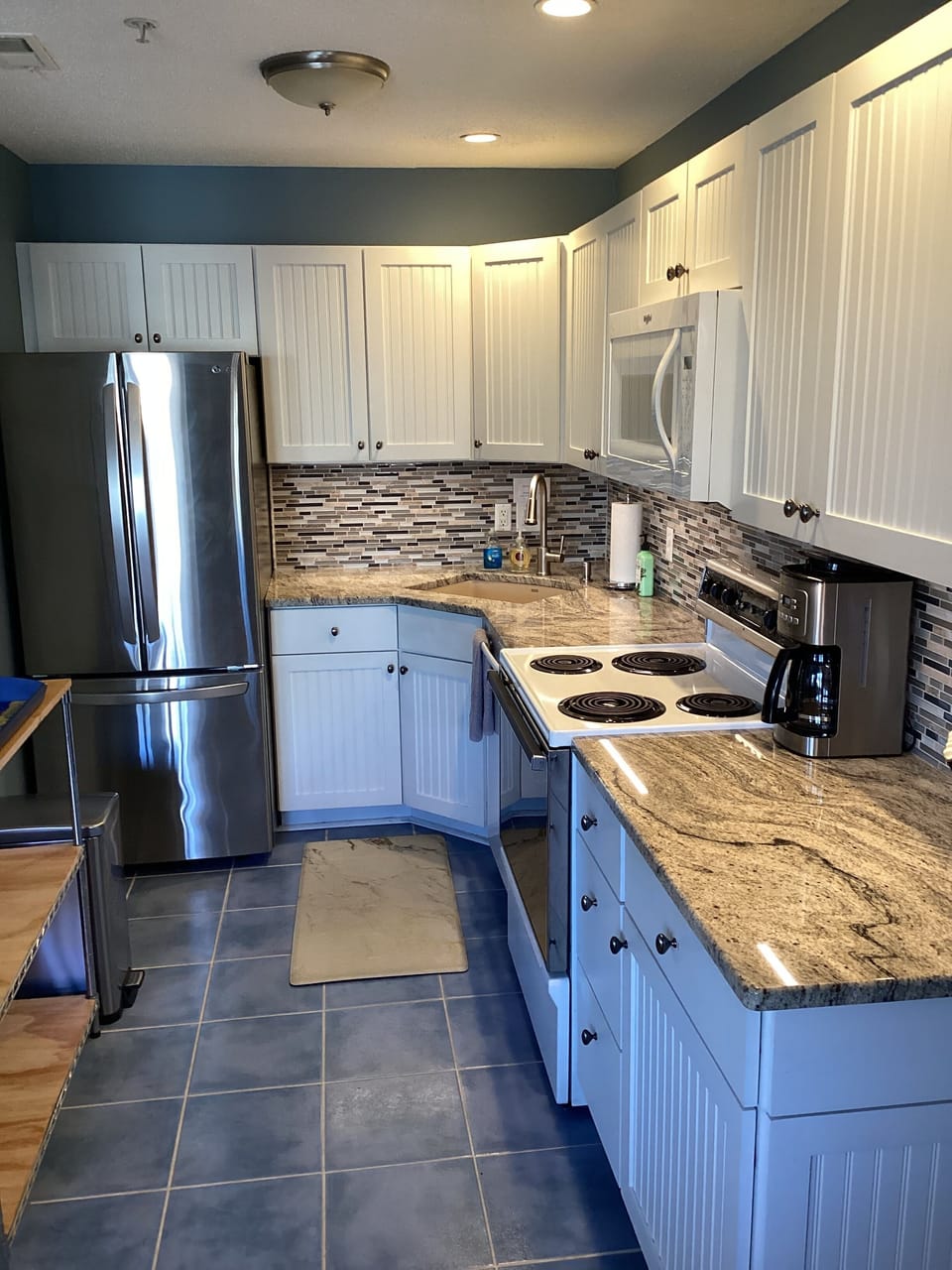 Updated and well equipped kitchen