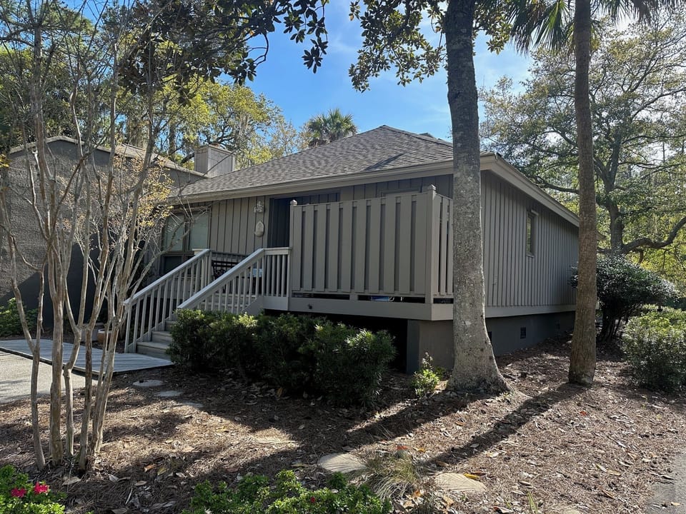 Private end unit; parking for 2 directly in front of cottage; easy access.