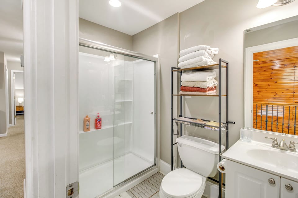 Full Bathroom | Upper Level