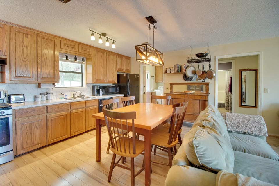 Dining Area | Dishware & Flatware | Main Level