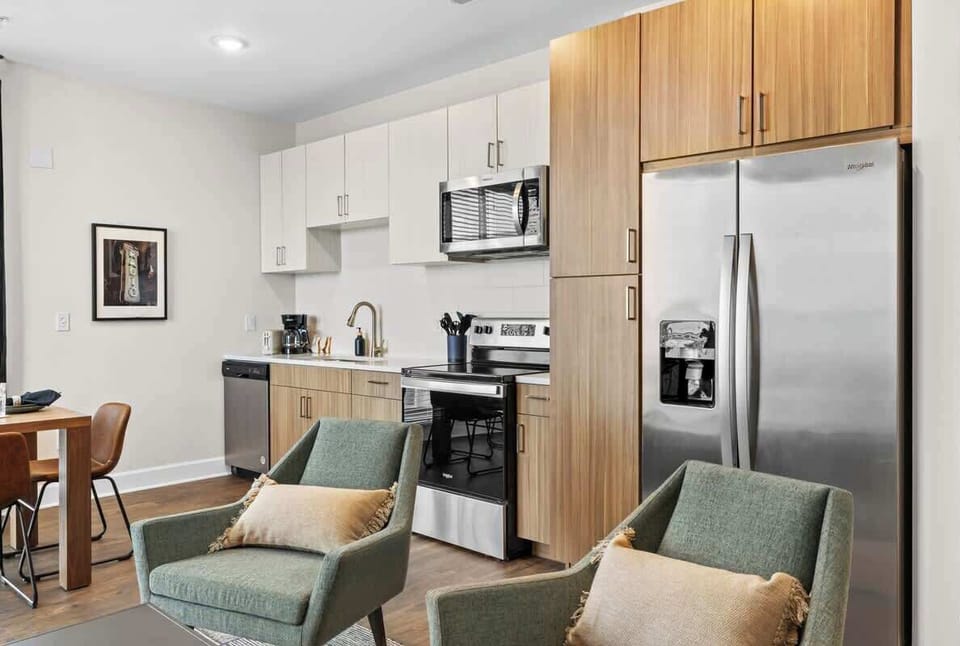 Modern appliances and stylish seating for delightful meals in Music City!