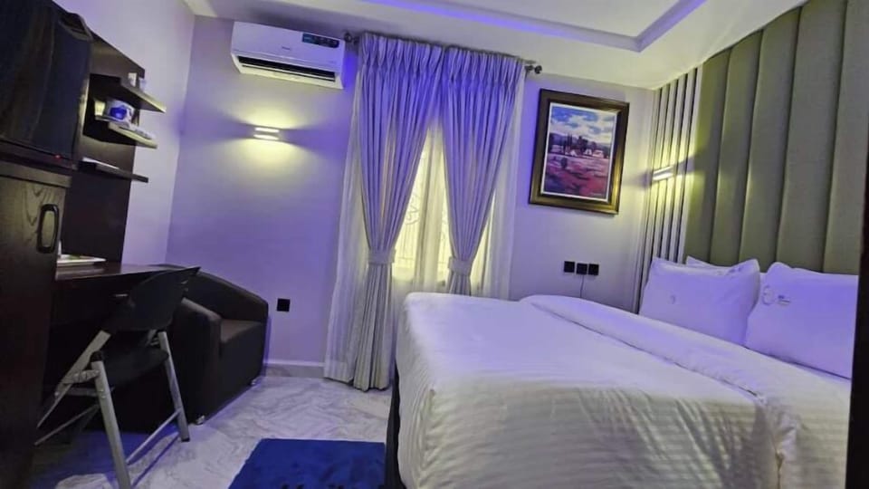 Standard Single Room, City View | Bathroom | Free toiletries, slippers, soap, toilet paper