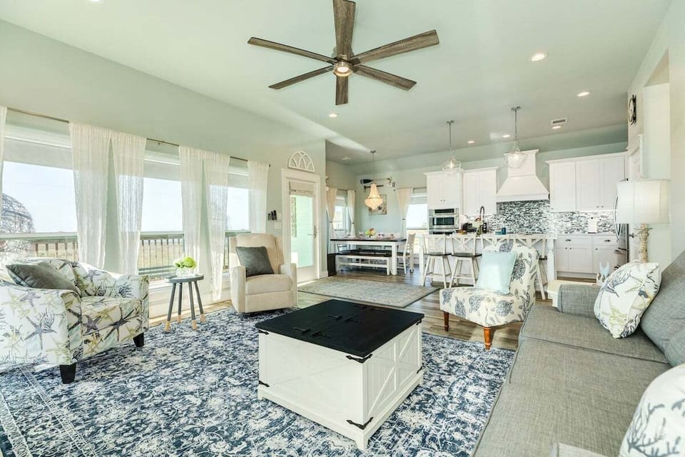 House, Multiple Beds, Pool Access, Pool View | Living area | 40-inch TV with digital channels, fireplace