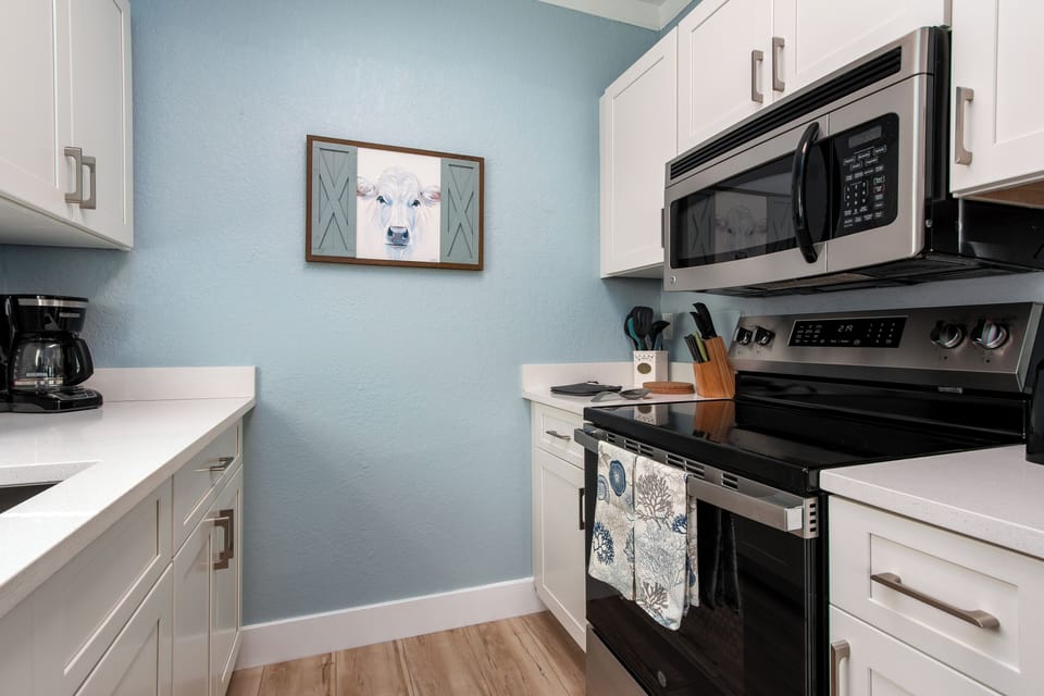 Beautifully renovated kitchen!