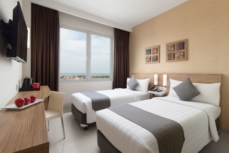 Standard Room | Minibar, in-room safe, desk, soundproofing