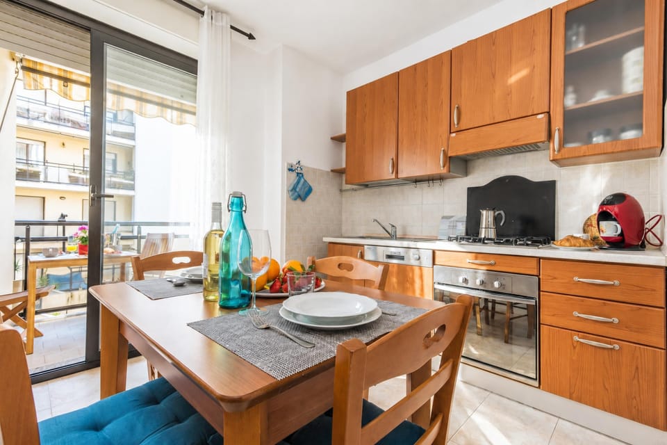 Kitchen and dining area