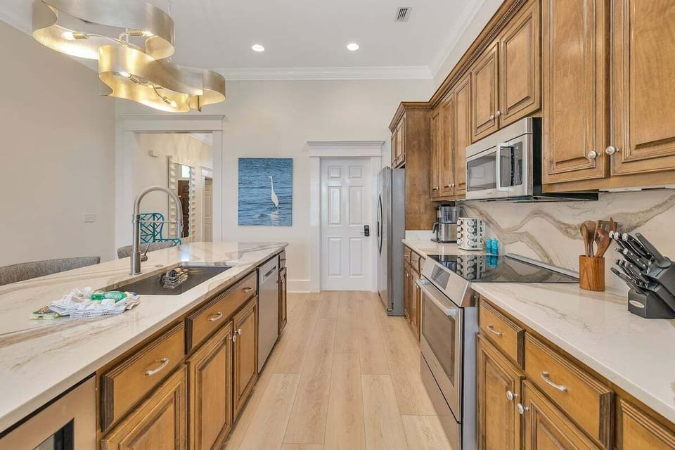 Sea Point #205 - Modern Kitchen with Counter Space
