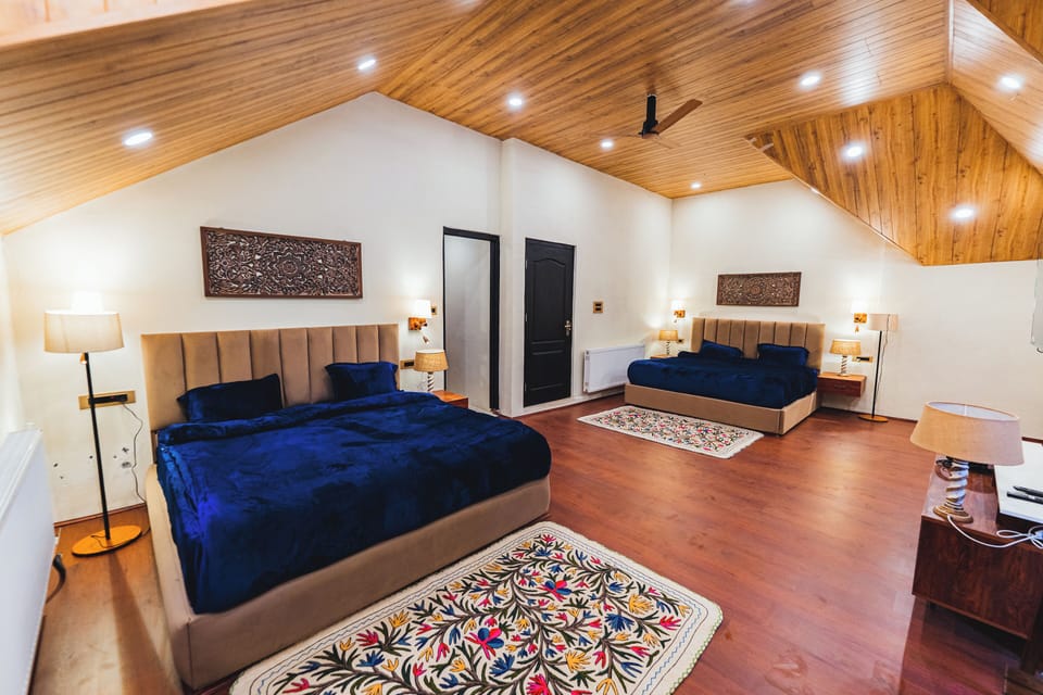 Luxury Quadruple Room, Hill View | Laptop workspace, soundproofing, WiFi (free)