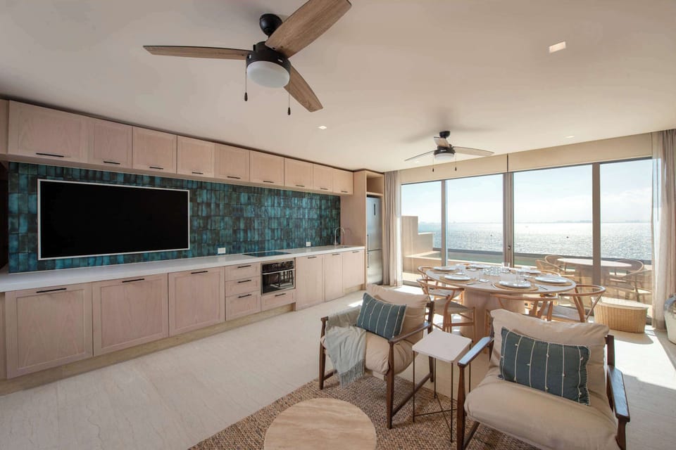 Cocina completa con placa de induccion, horno y refrigerador 