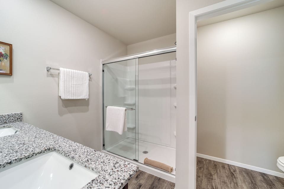 Full Bathroom
