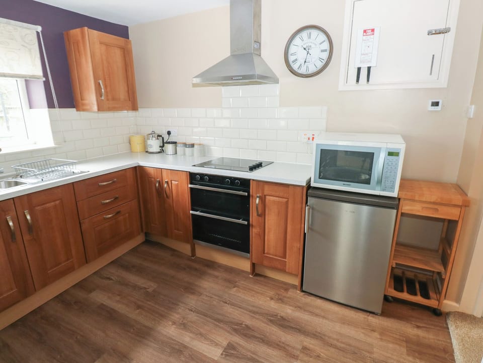 Fridge, microwave, dishwasher, toaster