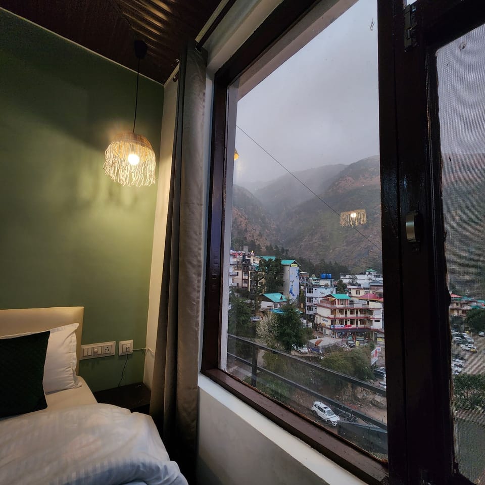 Single Room, Balcony, Mountain View | Desk, laptop workspace, free WiFi, bed sheets